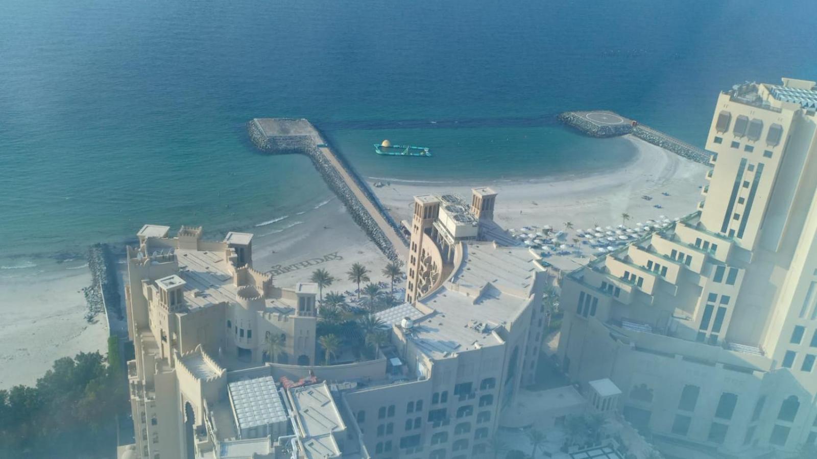 Ft22 R3 Open Beach Ajman Washroom Is Outside Eksteriør bilde